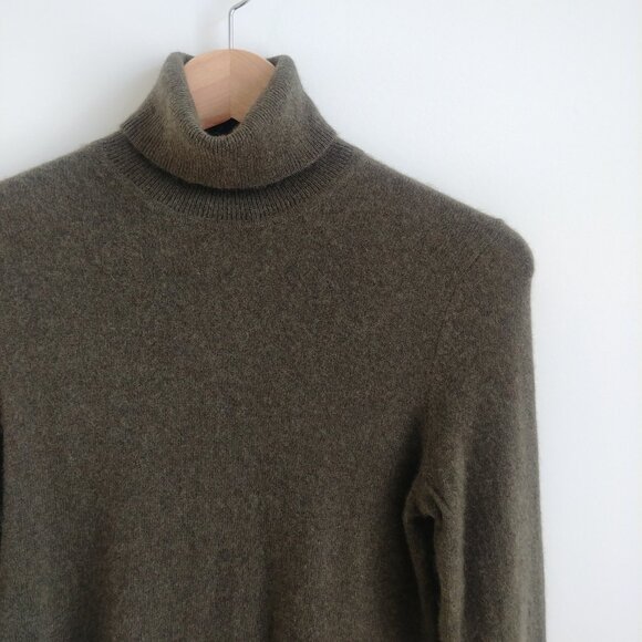 Lord + Taylor 100% cashmere green turtleneck sweater Medium Petite - Picture 5 of 15